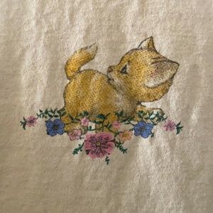 A cute cat shirt!!